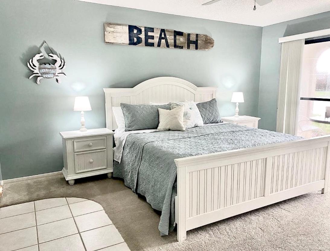 Edgewater & Golf Villa! Steps To The Beach!