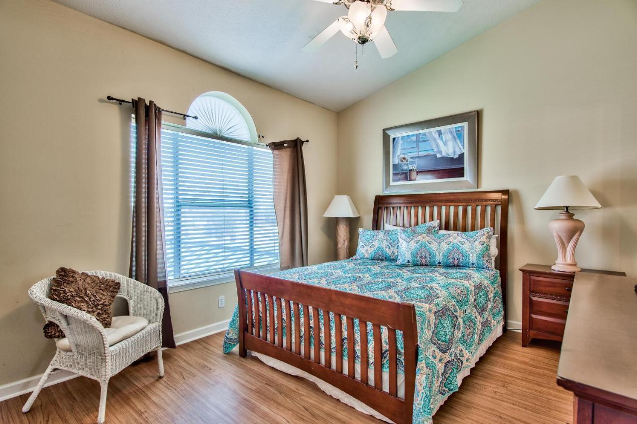 Beachside 8 - Beachfront - Sleeps 8!