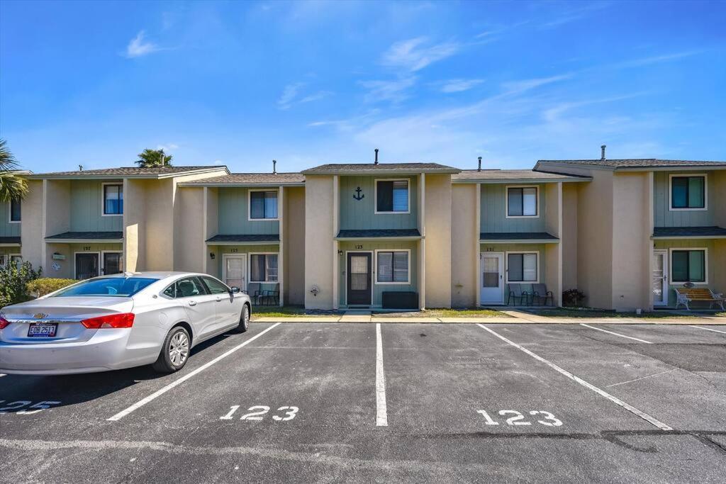 Cozy 2br 1,5ba At Gulf Highlands - 5 Min Walk To Beach! With 11 Pools! Holiday home