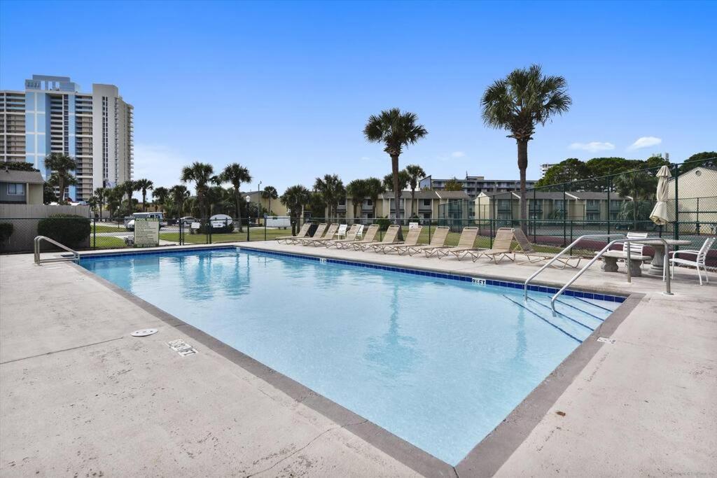 Cozy 2br 1,5ba At Gulf Highlands - 5 Min Walk To Beach! With 11 Pools! Holiday home *