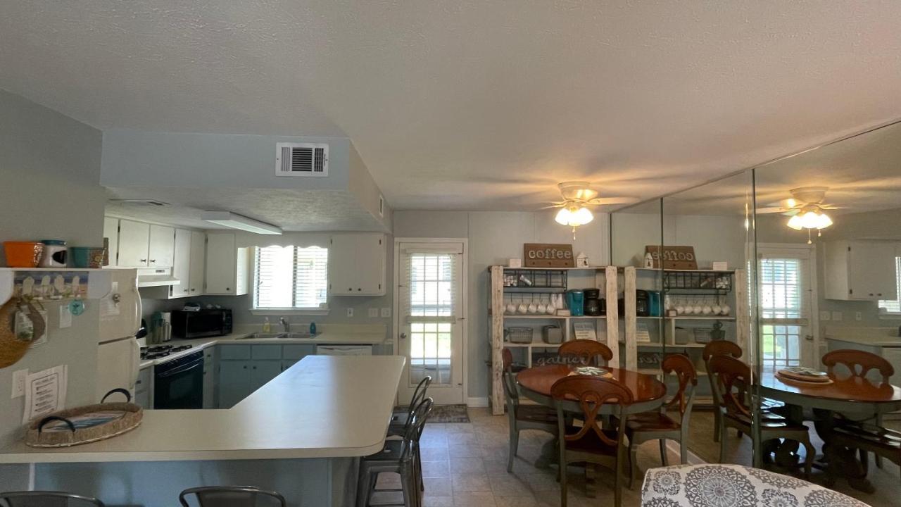 Holiday home Sunny Daze: Beachside Family *