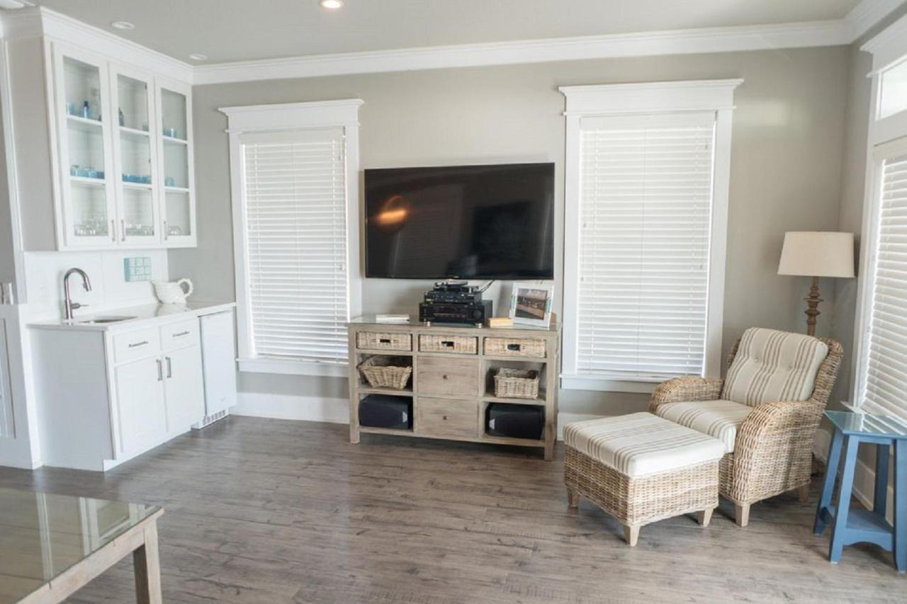 Southern Comfort - Beautiful Private Beachfront Home! Holiday home *