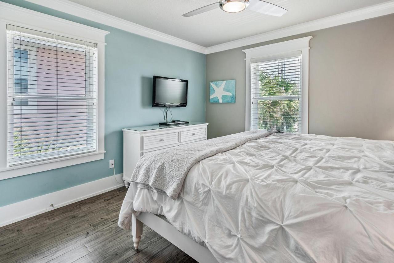 Southern Comfort - Beautiful Private Beachfront Home!