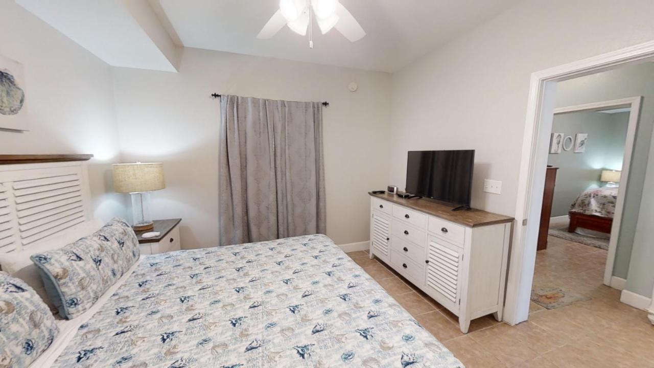Tidewater 210 Holiday home