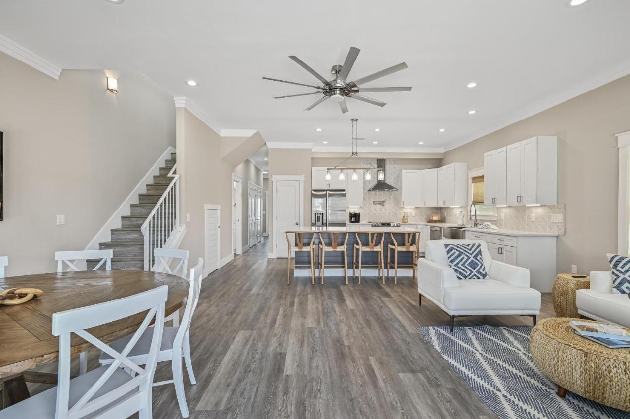 Holiday home Haven - Brand New - Private Pool- Just 300 Feet From The Beach! *