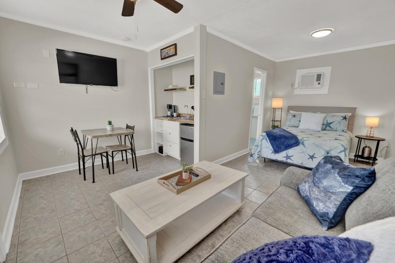 Apartment Sf Unit 2 - Swim, Surf, Relax:) Renovated Studio Steps 2 Beach Panama City Beach