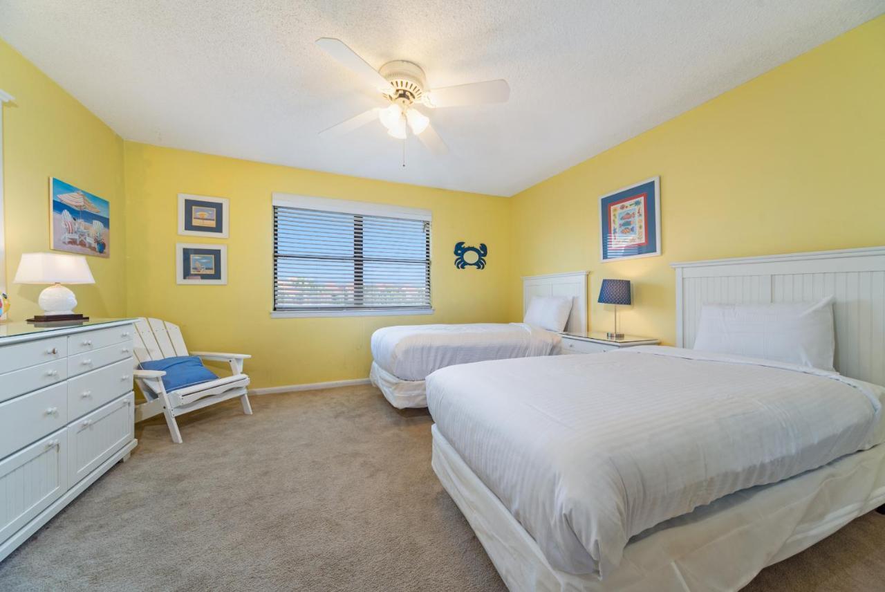 Edgewater 124 *
