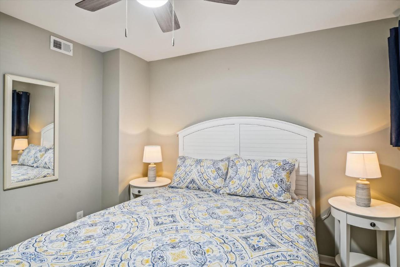 Aquavista #603-w By Book That Holiday home