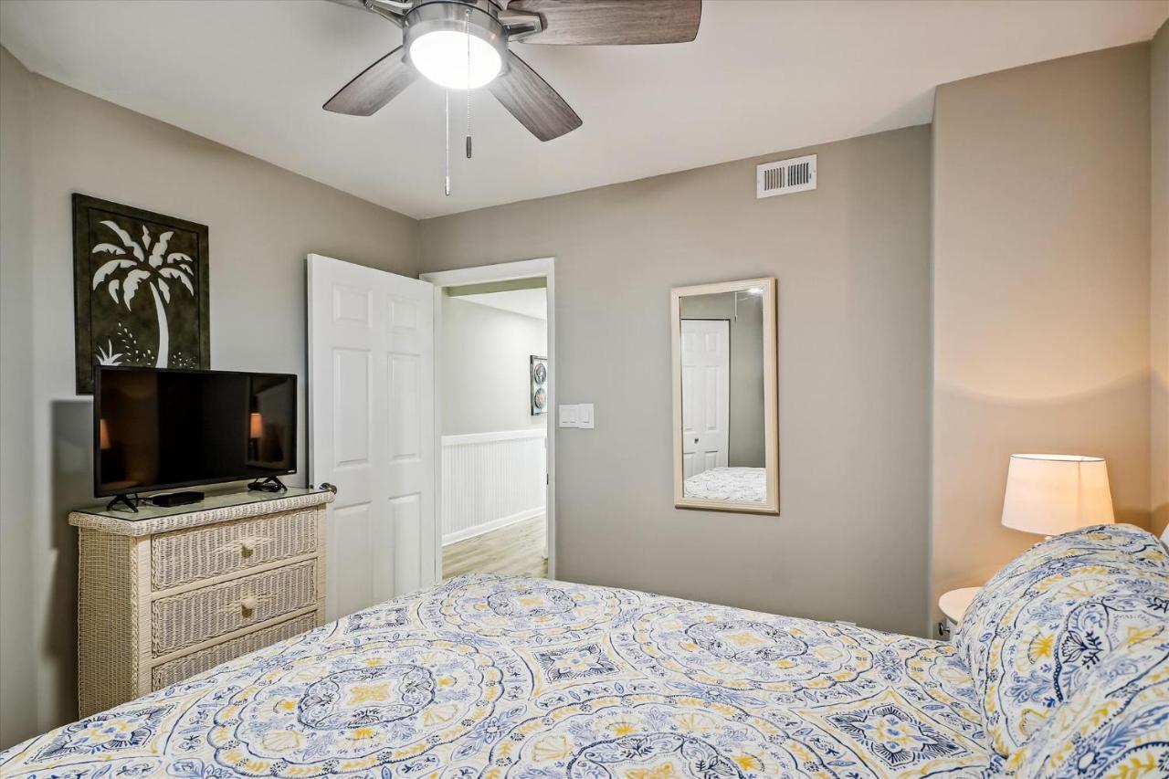 Aquavista #603-w By Book That Holiday home *