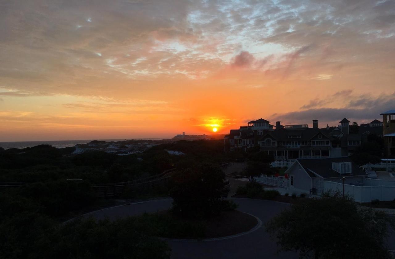 Apartment Gulf View Compass Point: Beachside With Pool Access