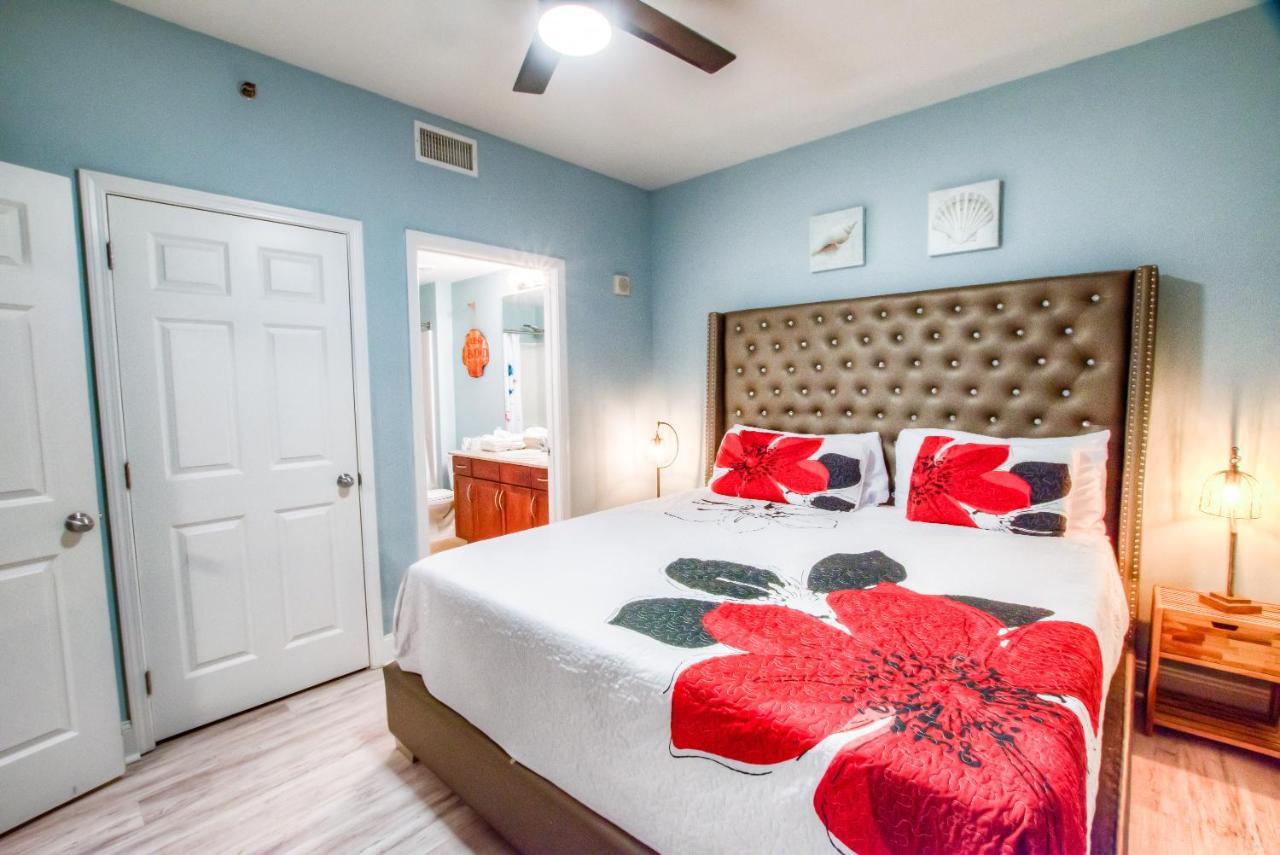 Laketown Wharf 416 By Aneliya