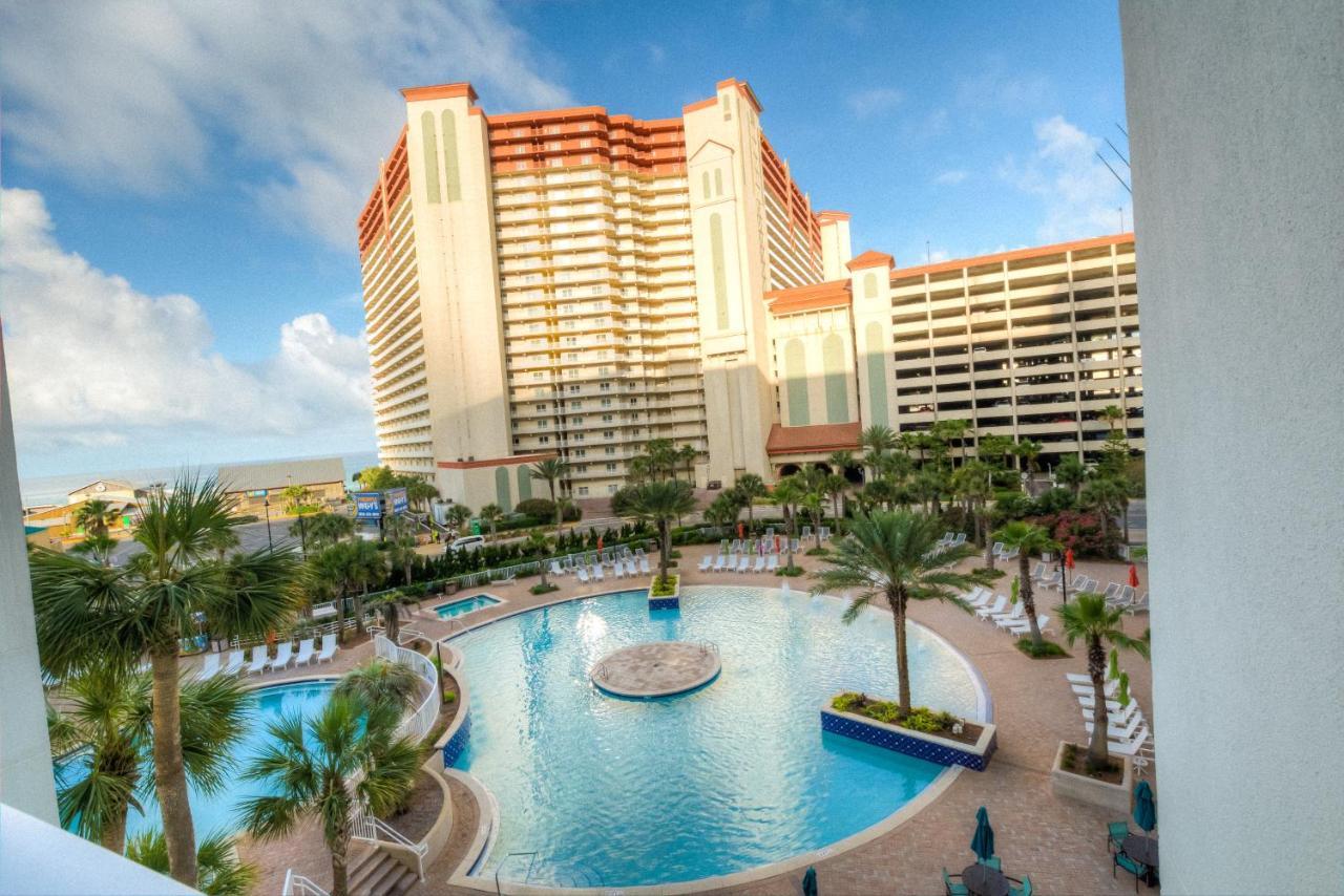 Laketown Wharf 831 By Aneliya