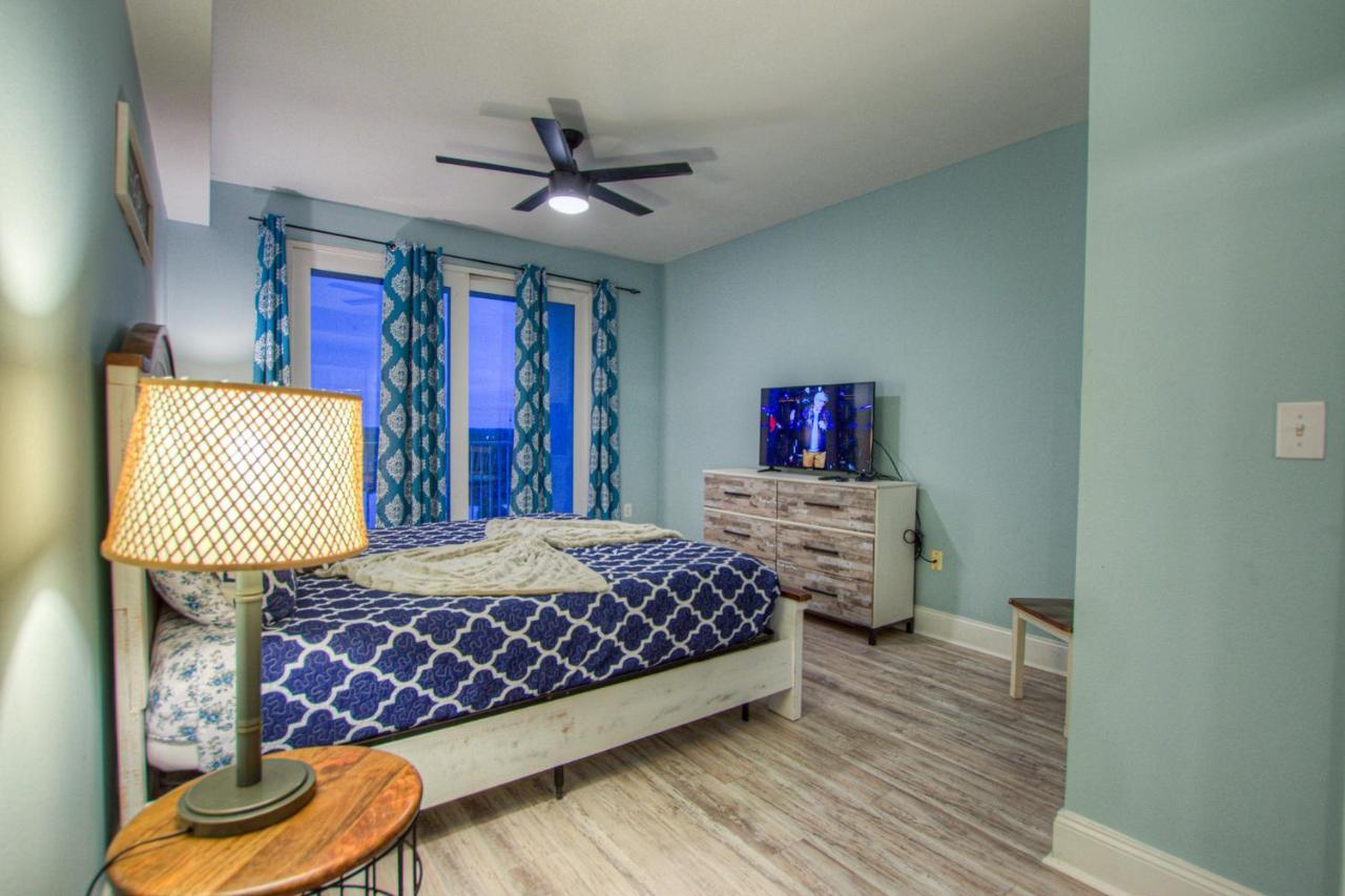 Laketown Wharf 831 By Aneliya Holiday home *