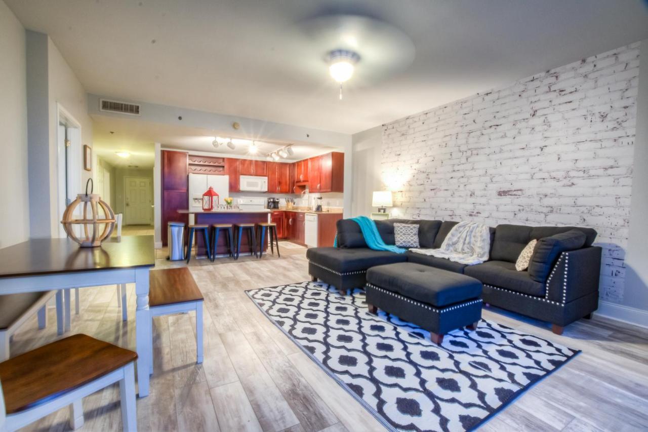 Brand New!laketown Wharf 233! Beautiful 3 Bd, Great Amenities, And Great Location *