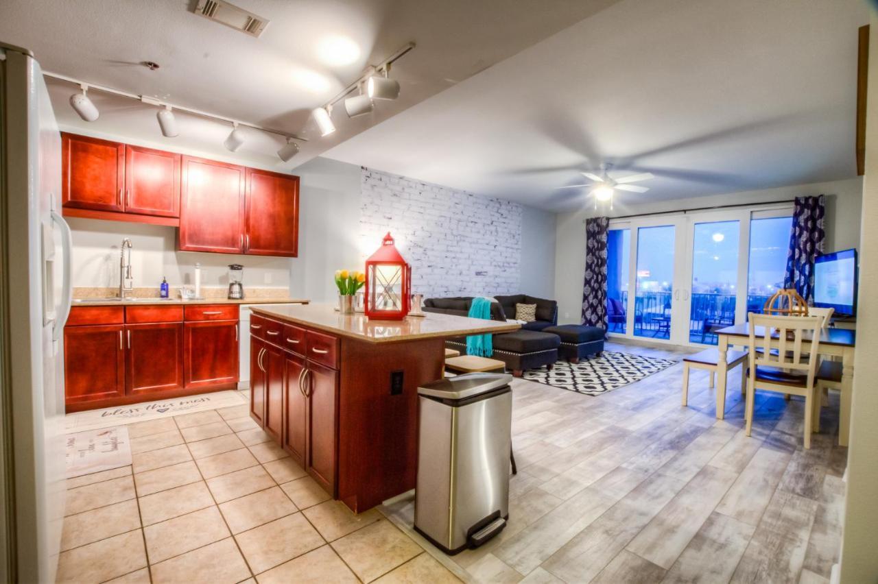Brand New!laketown Wharf 233! Beautiful 3 Bd, Great Amenities, And Great Location Holiday home