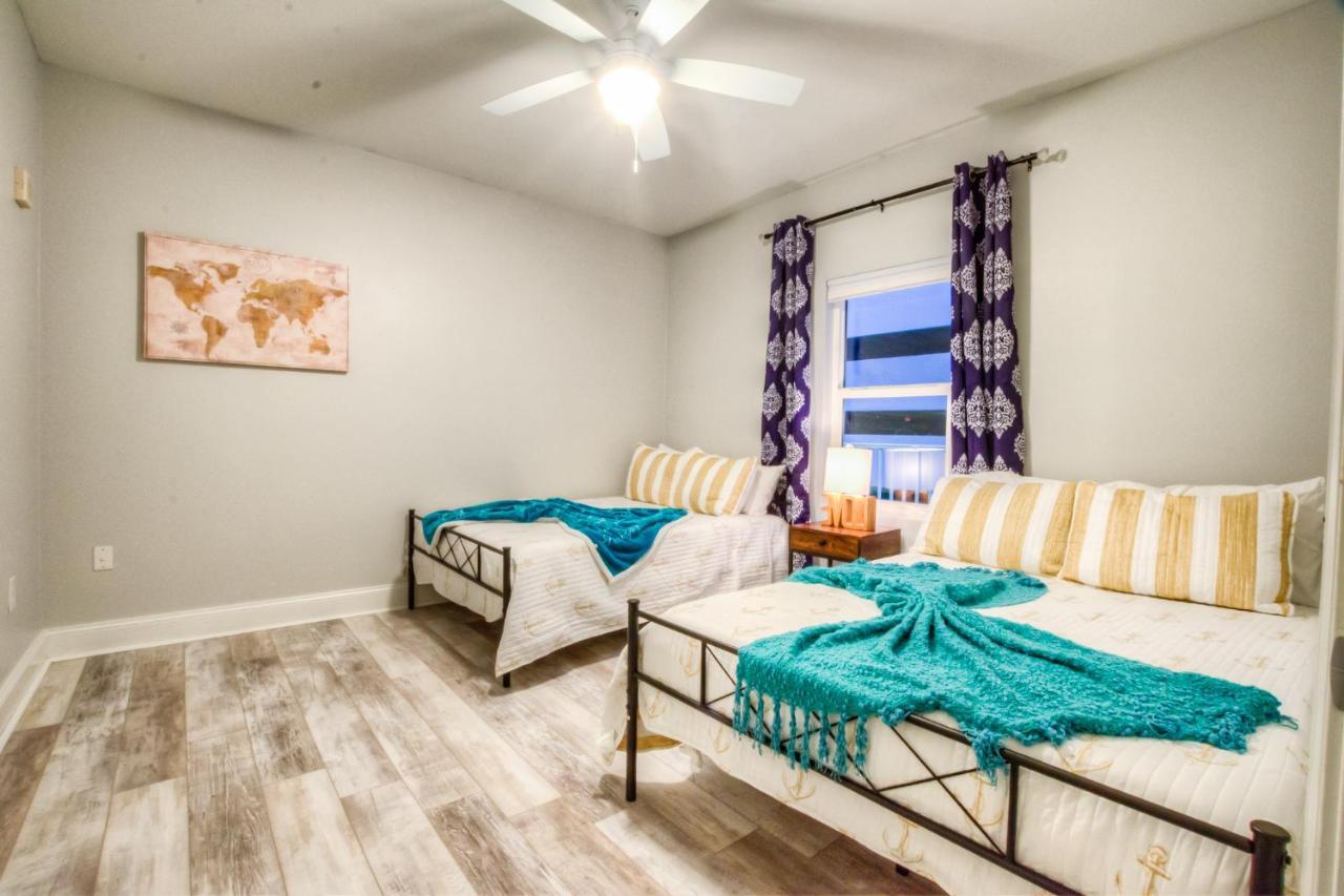 Brand New!laketown Wharf 233! Beautiful 3 Bd, Great Amenities, And Great Location * Panama City Beach