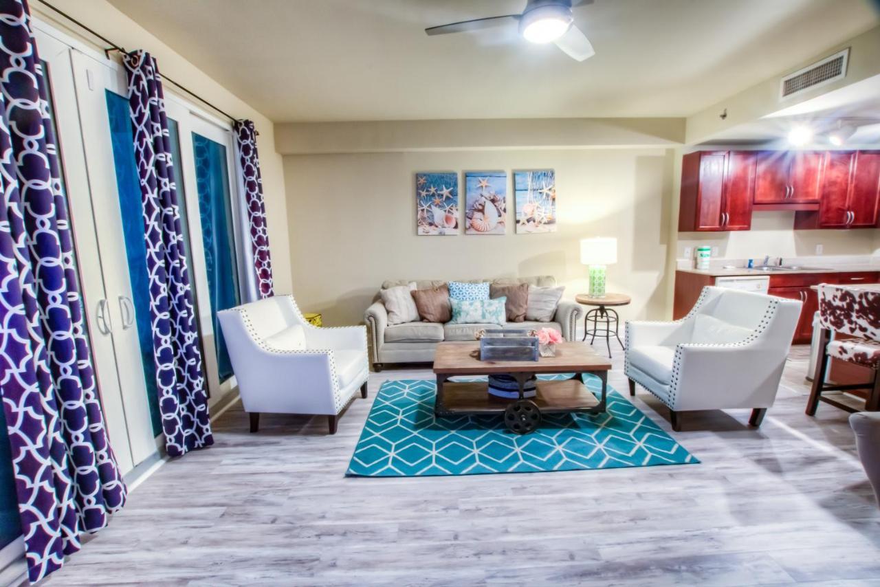 Laketown Wharf 1036 By Aneliya *