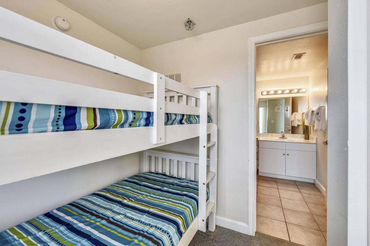 Apartment Shores Of Panama 1211- Sleeps 6, Gulf View, Reserved Parking! Free Fun! *