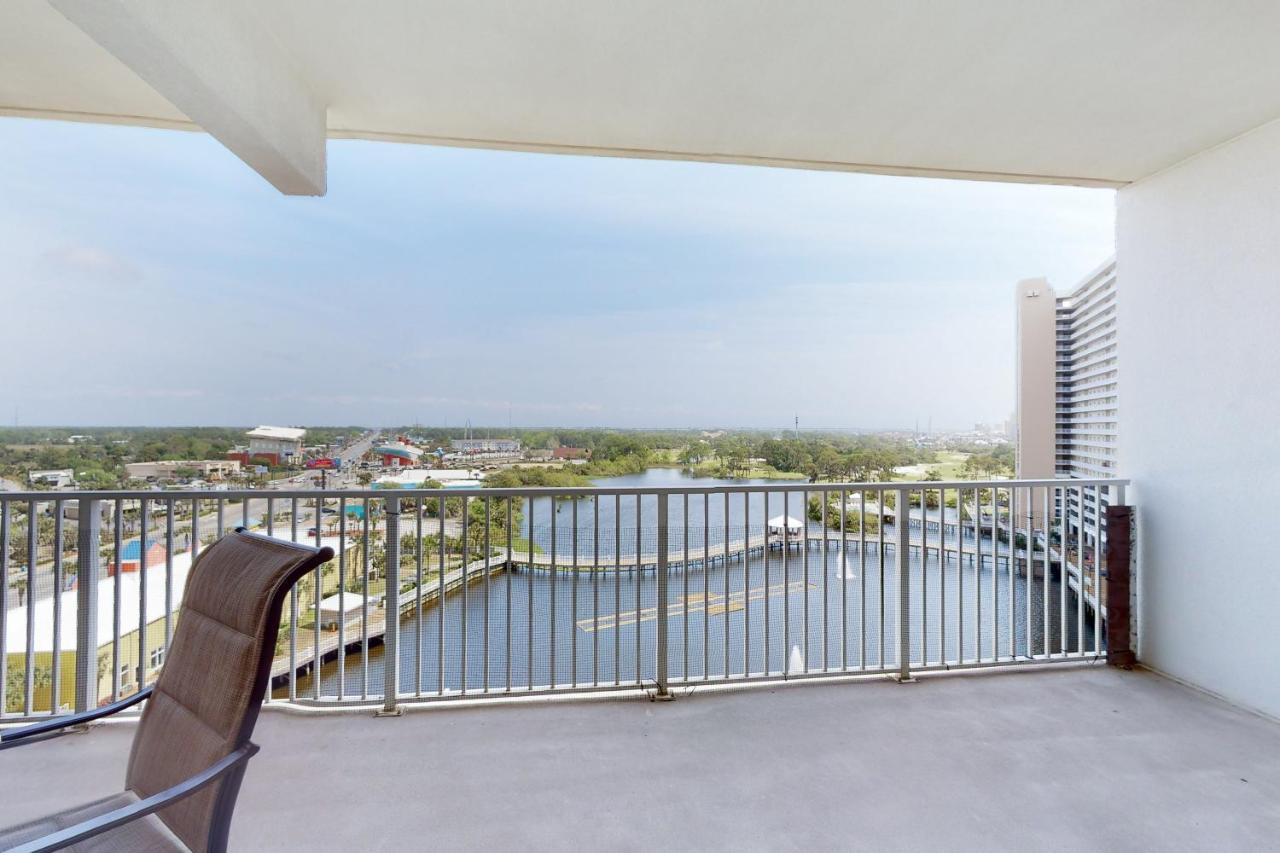 Laketown Wharf 933