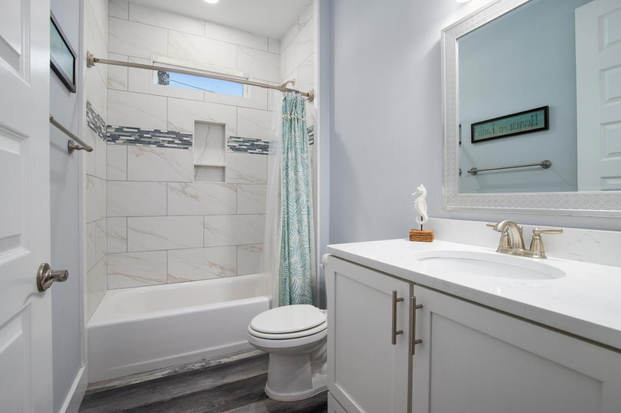 Gorgeous 3bd/25ba New W/ Private Heated Pool Steps From Beach! Holiday home Panama City Beach