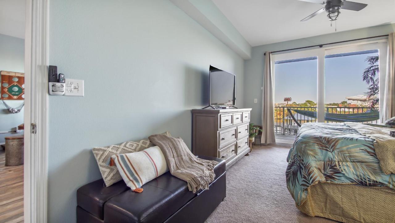 Memories In The Making At Laketown Wharf #211 By Nautical Holiday home *