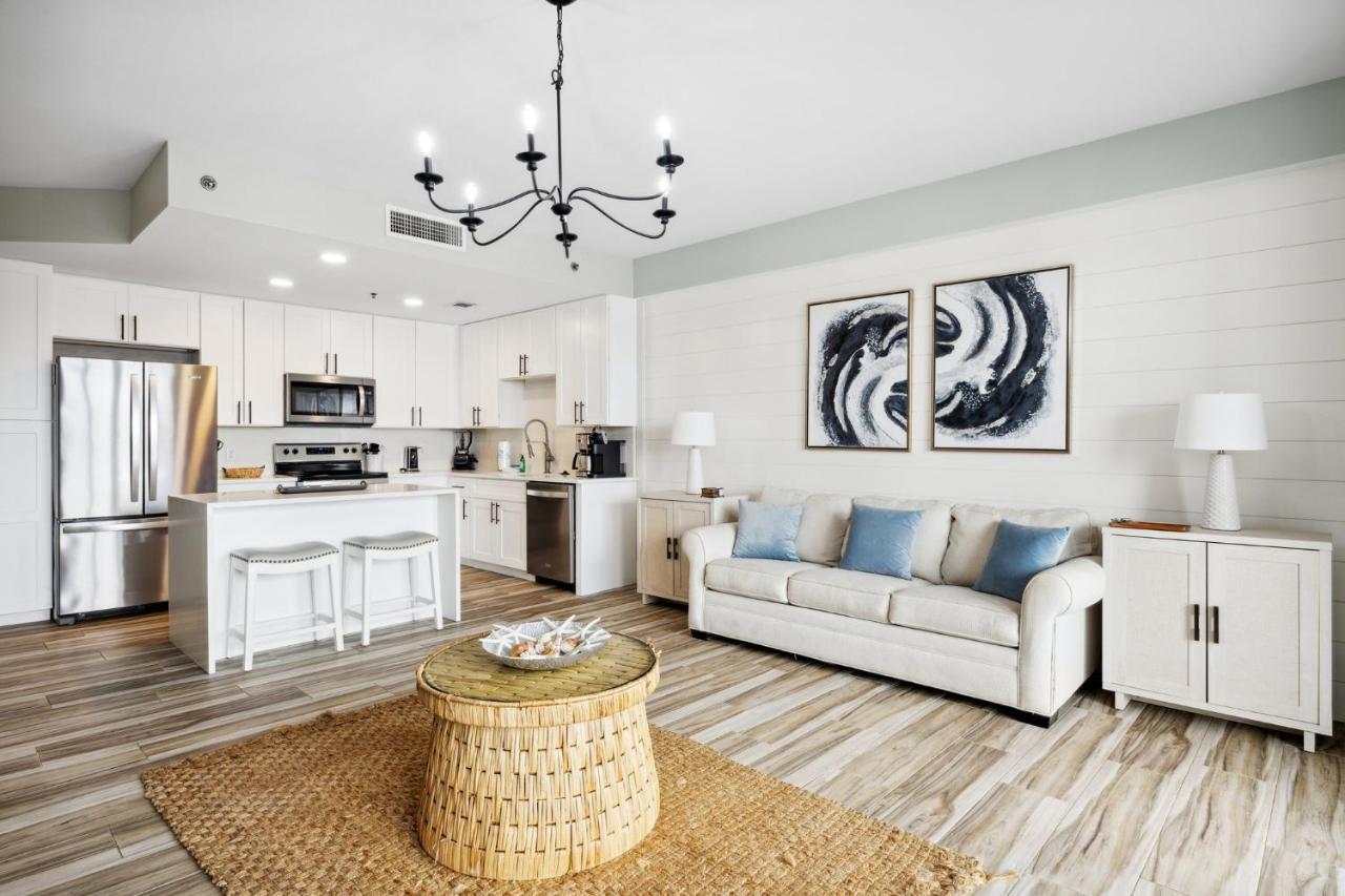 Laketown Wharf #137 By Nautical