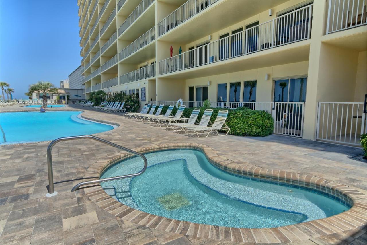 Luxurious High-rise With Spacious Balcony Facing The Ocean - Unit 1805