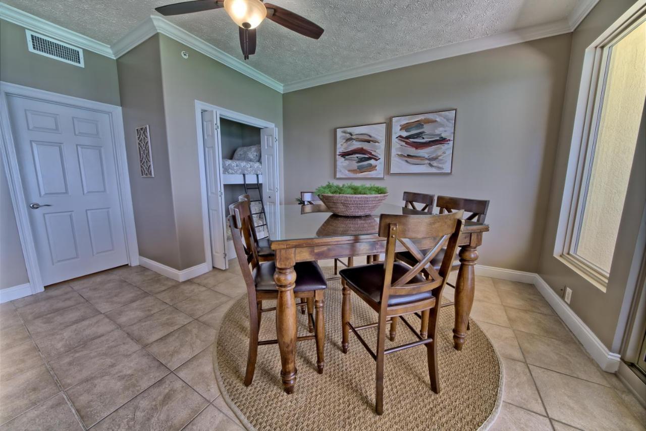 Luxurious High-rise With Spacious Balcony Facing The Ocean - Unit 1805 Apartment