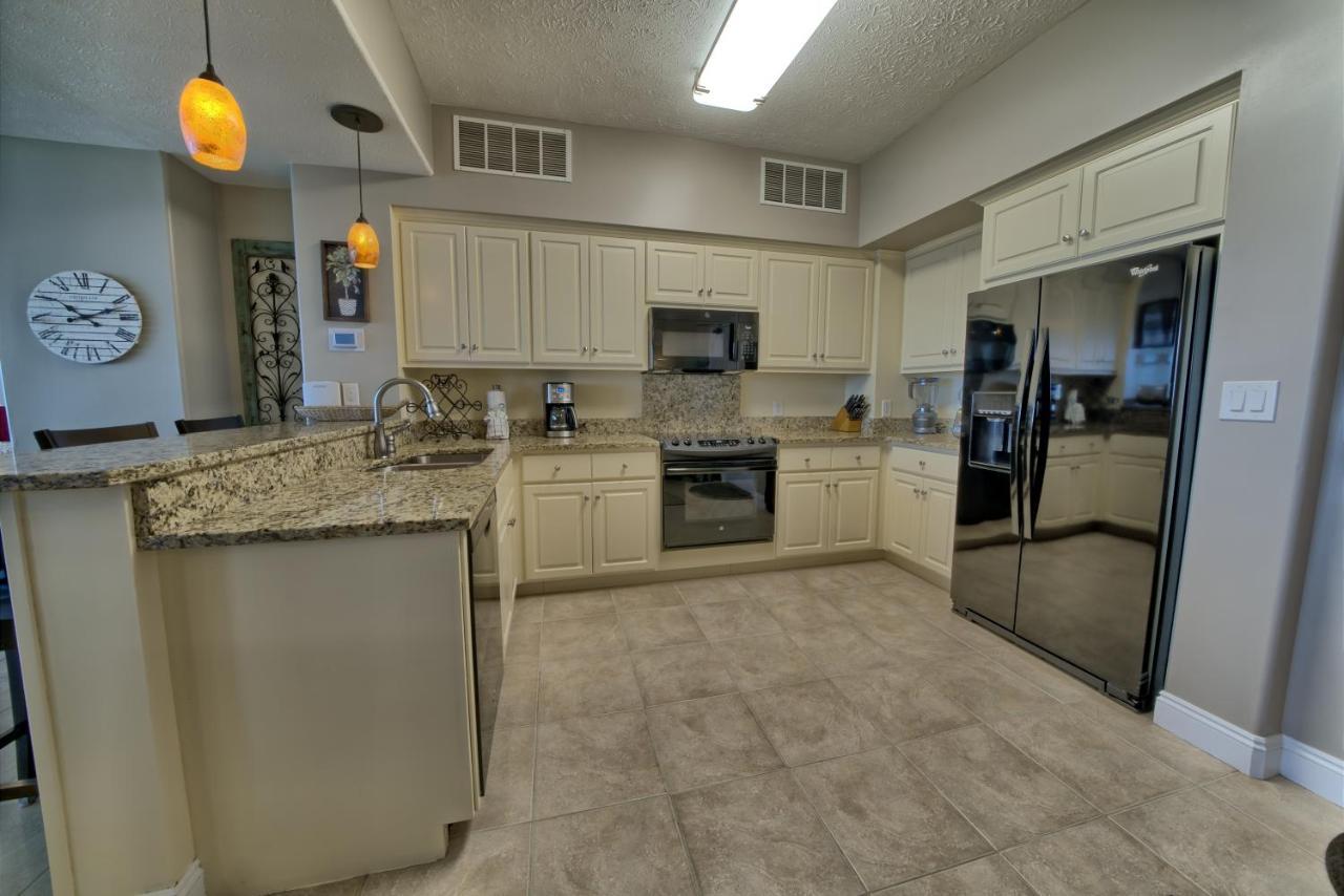 Luxurious High-rise With Spacious Balcony Facing The Ocean - Unit 1805 Apartment *