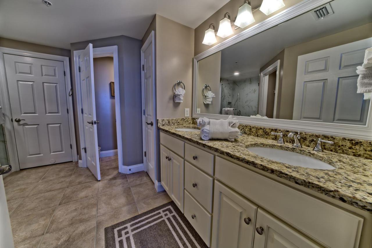 Luxurious High-rise With Spacious Balcony Facing The Ocean - Unit 1805
