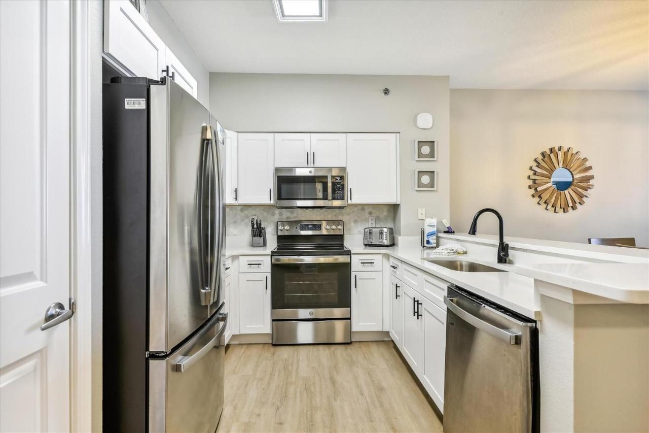 Shores Of Panama 2028 - Luxurious Gulf-front 3 Bedroom 3 Bath Sleeps 10 Apartment *