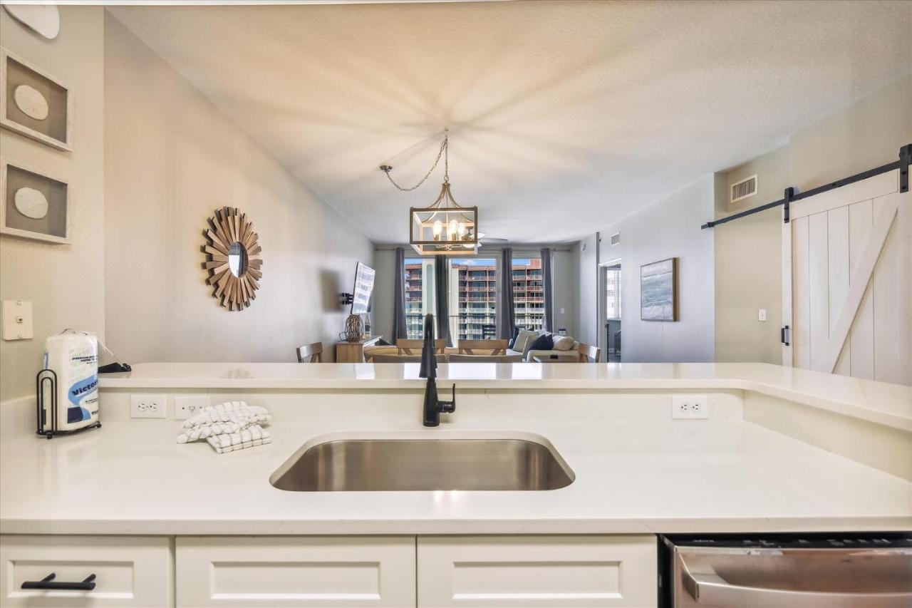 Apartment Shores Of Panama 2028 - Luxurious Gulf-front 3 Bedroom 3 Bath Sleeps 10