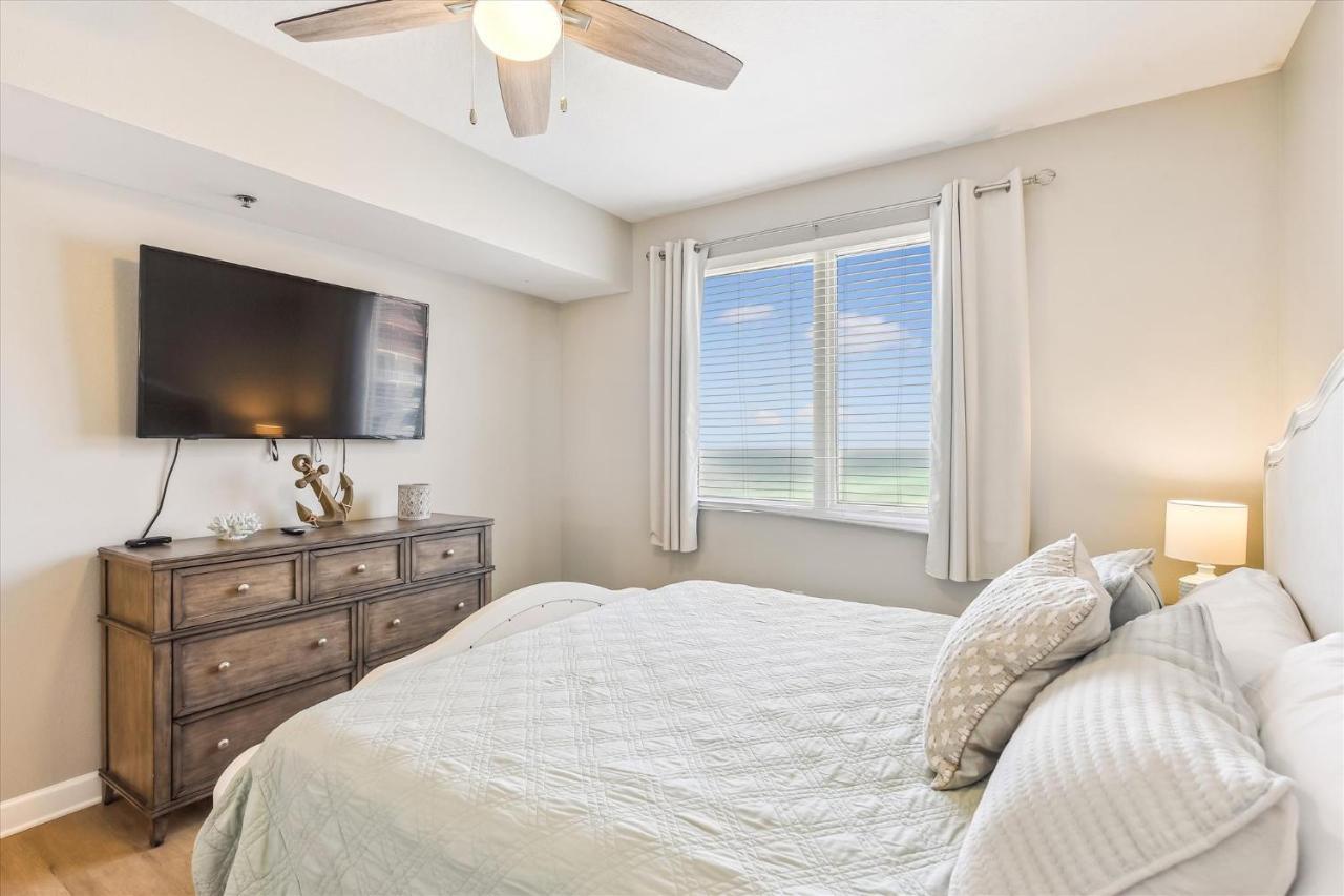 Apartment Shores Of Panama 2028 - Luxurious Gulf-front 3 Bedroom 3 Bath Sleeps 10 Panama City Beach