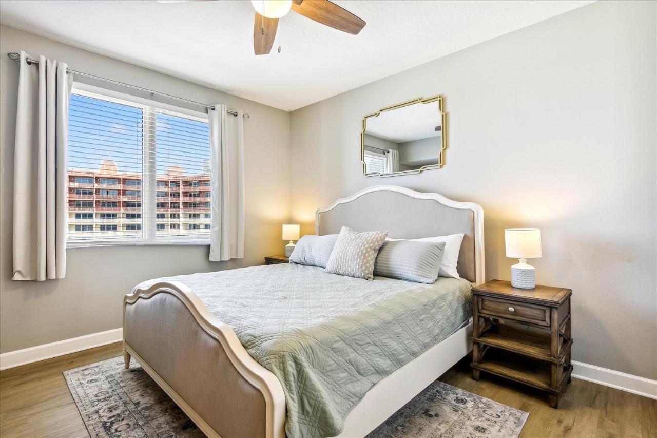 Apartment Shores Of Panama 2028 - Luxurious Gulf-front 3 Bedroom 3 Bath Sleeps 10 Panama City Beach