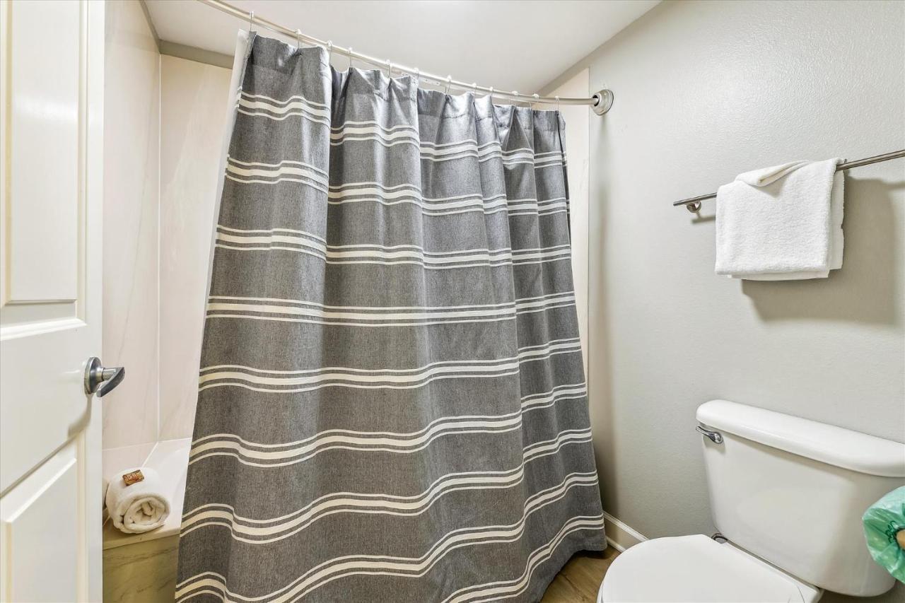 Apartment Shores Of Panama 2028 - Luxurious Gulf-front 3 Bedroom 3 Bath Sleeps 10 Panama City Beach