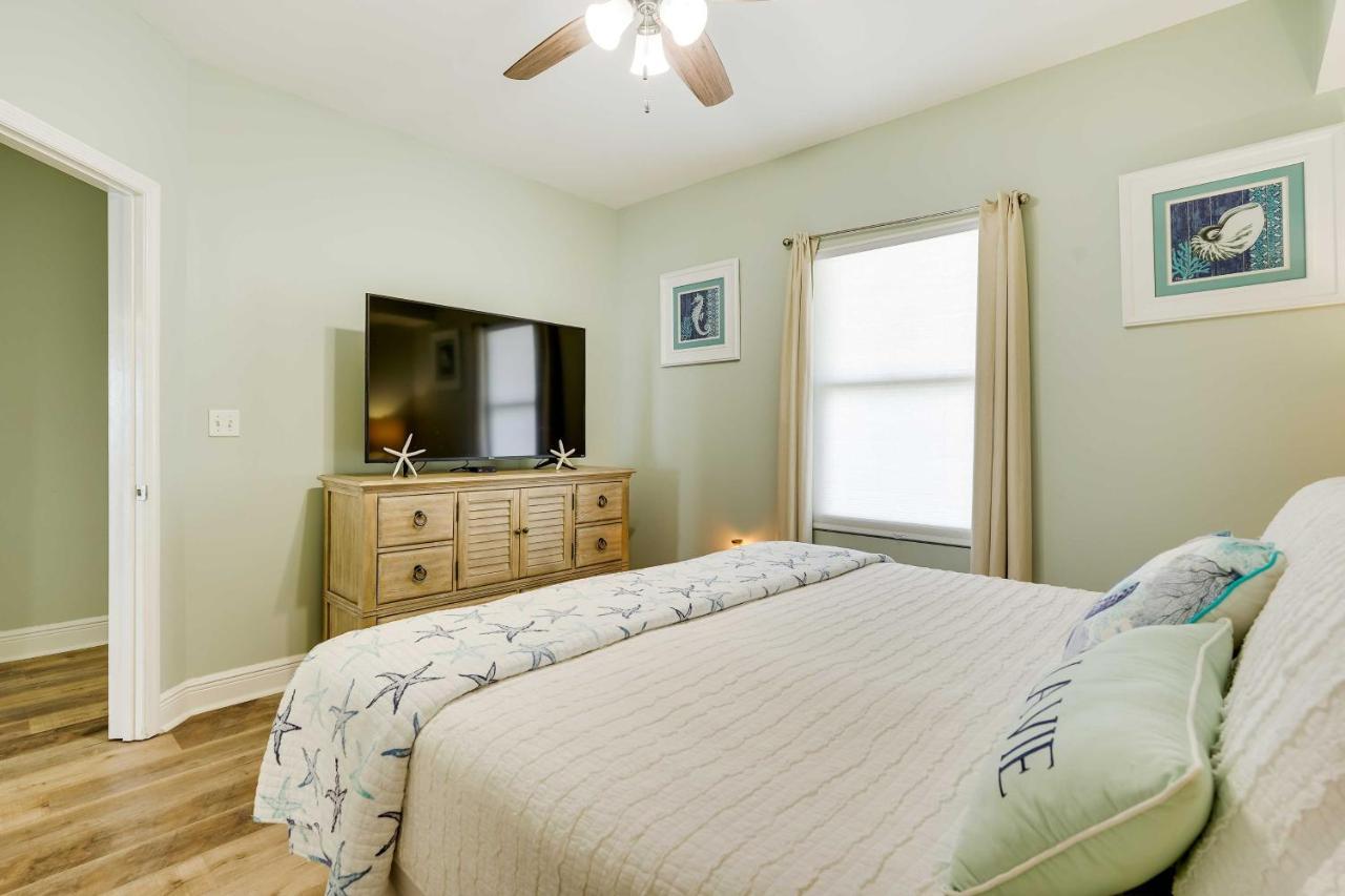 Beachfront Pcb With Ocean View And Pool Access! Apartment