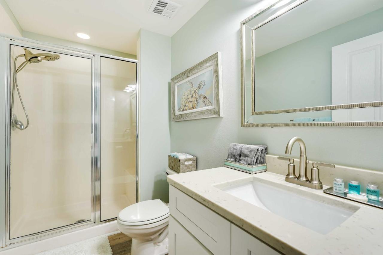 Beachfront Pcb With Ocean View And Pool Access! Apartment