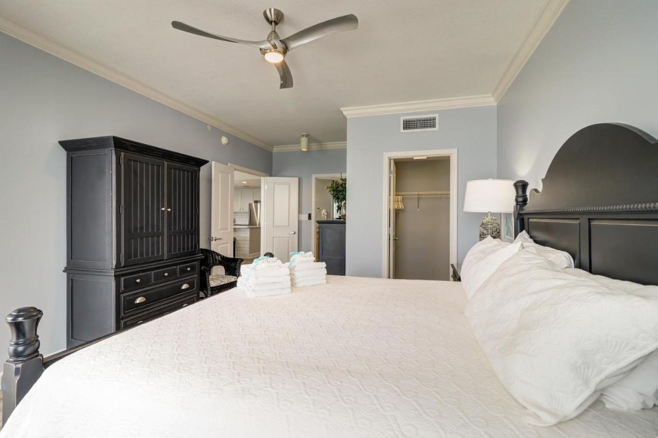 Holiday home Gulf Front Master Suite! Directly On The Beach! 3 Bedroom / 2 Ba! Sleeps 8!
