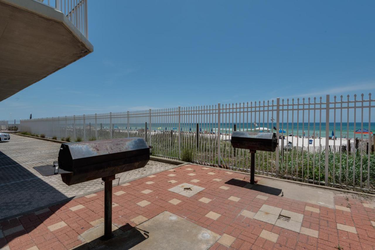 Gulf Front Master Suite! Directly On The Beach! 3 Bedroom / 2 Ba! Sleeps 8! Holiday home *