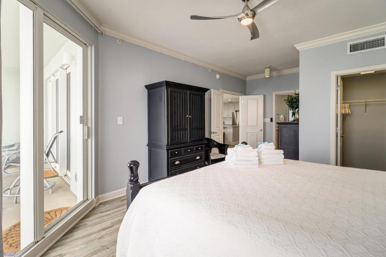 Gulf Front Master Suite! Directly On The Beach! 3 Bedroom / 2 Ba! Sleeps 8! *