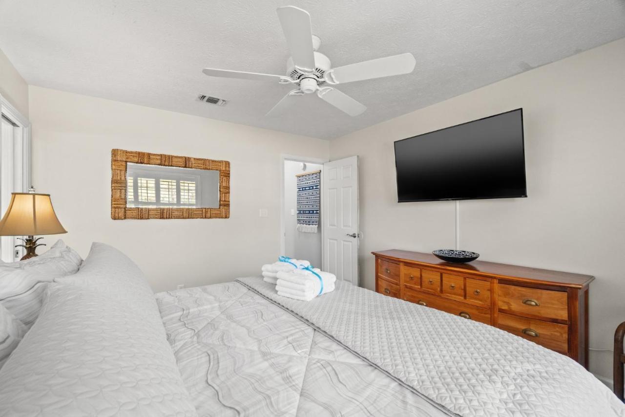 Contemporary / West End Pcb / Available Now! / Perfect For Family