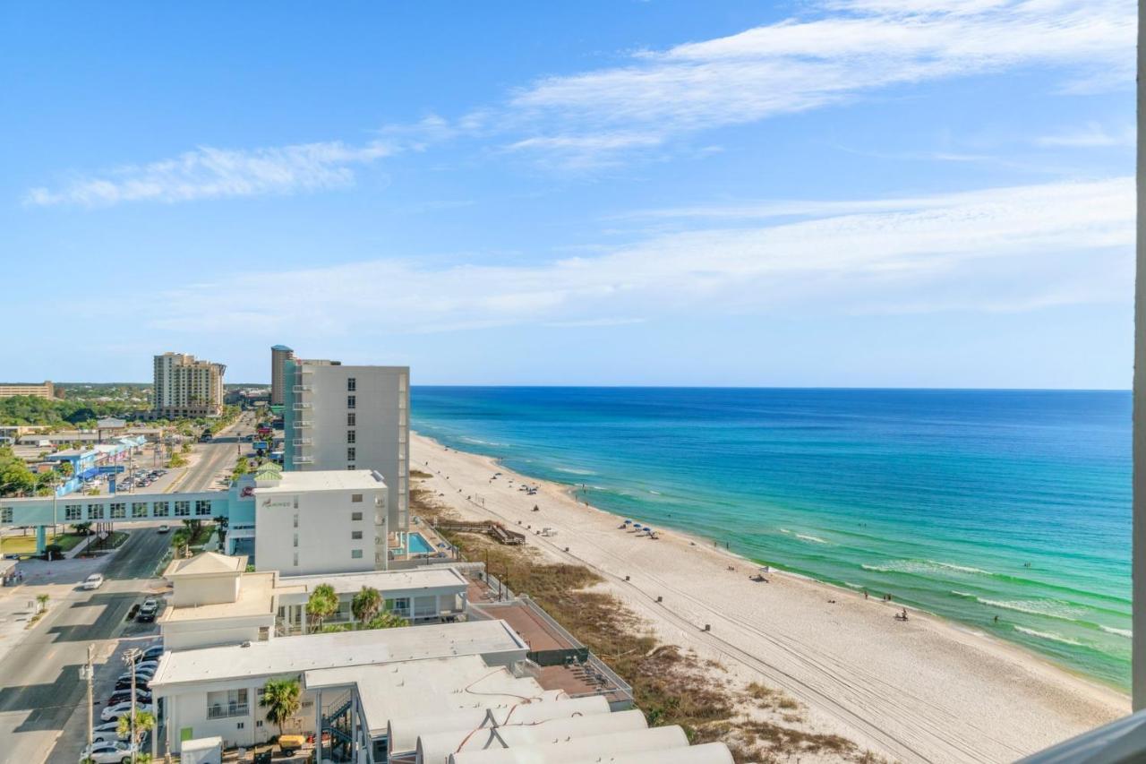 Luxury Beachfront W/ 2 Balconies! Sleeps 8! Walk To Pier Park! Holiday home