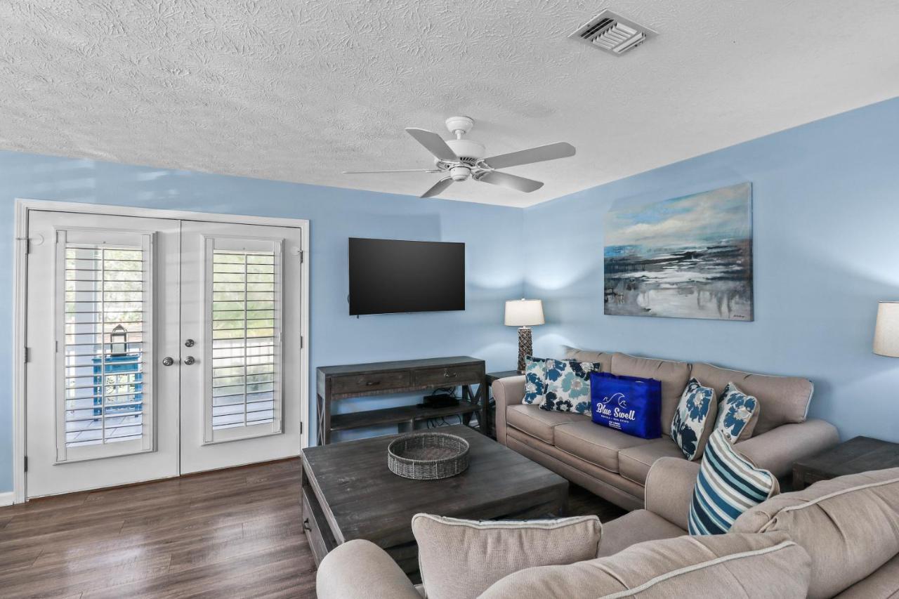 Contemporary / West End Pcb / Available Now! / Perfect For Family
