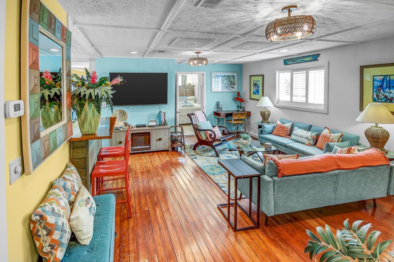 22517 Hilltop Ave - Shore Nuff Beachy Holiday home *