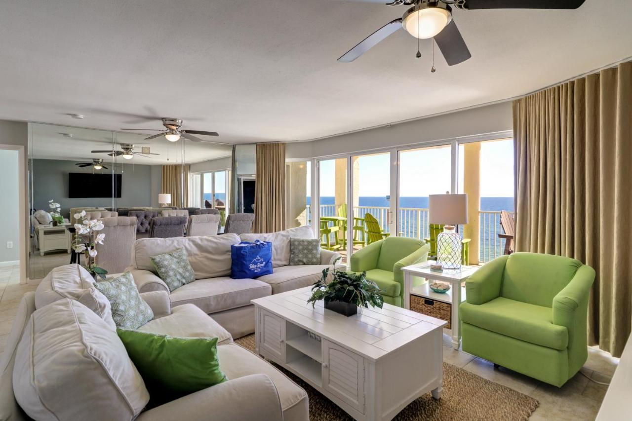 Holiday home Amazing Views! Newly Listed! Family Friendly Unit! Pools!