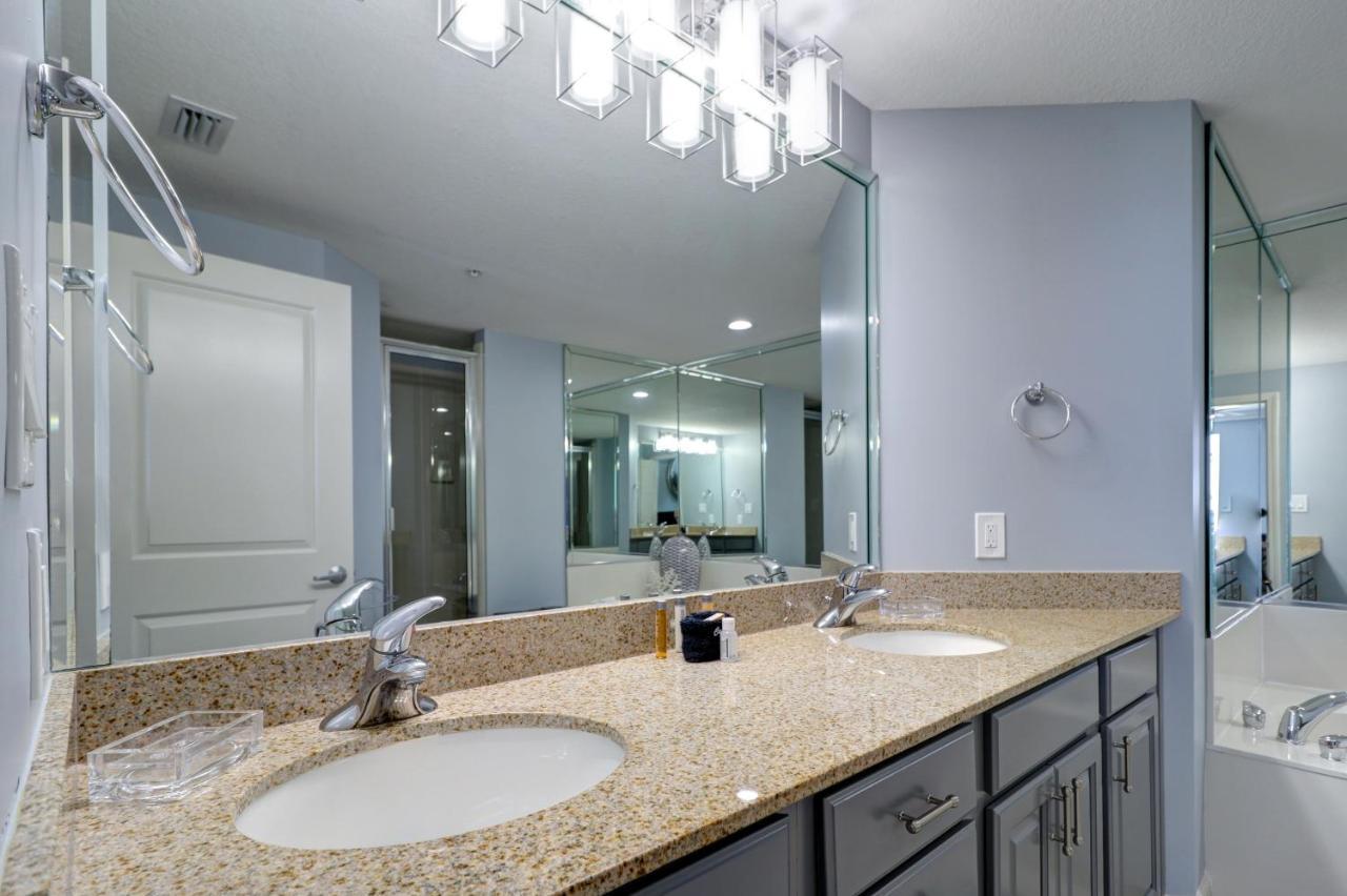 Holiday home Gulf Front Master Suite! Directly On The Beach! 3 Bedroom / 2 Ba! Sleeps 8!