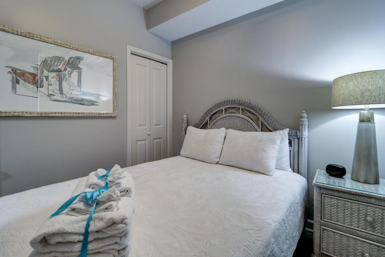 Gulf Front Master Suite! Directly On The Beach! 3 Bedroom / 2 Ba! Sleeps 8! Holiday home Panama City Beach