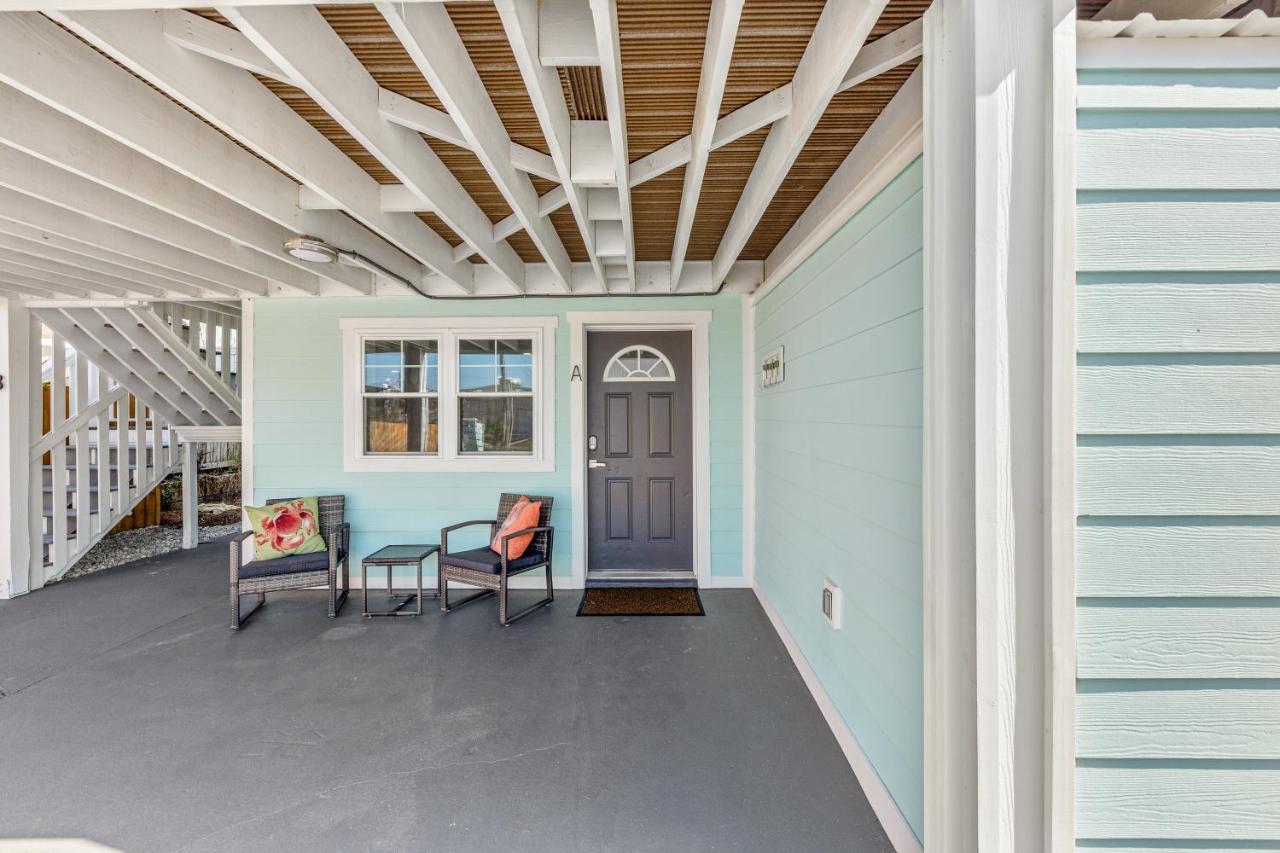 Welcome To Dolphin Fun A! Brand New Duplex! Walk To The Beach! Holiday home Panama City Beach