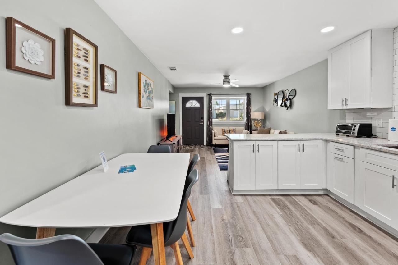 Holiday home Welcome To Dolphin Fun A! Brand New Duplex! Walk To The Beach!