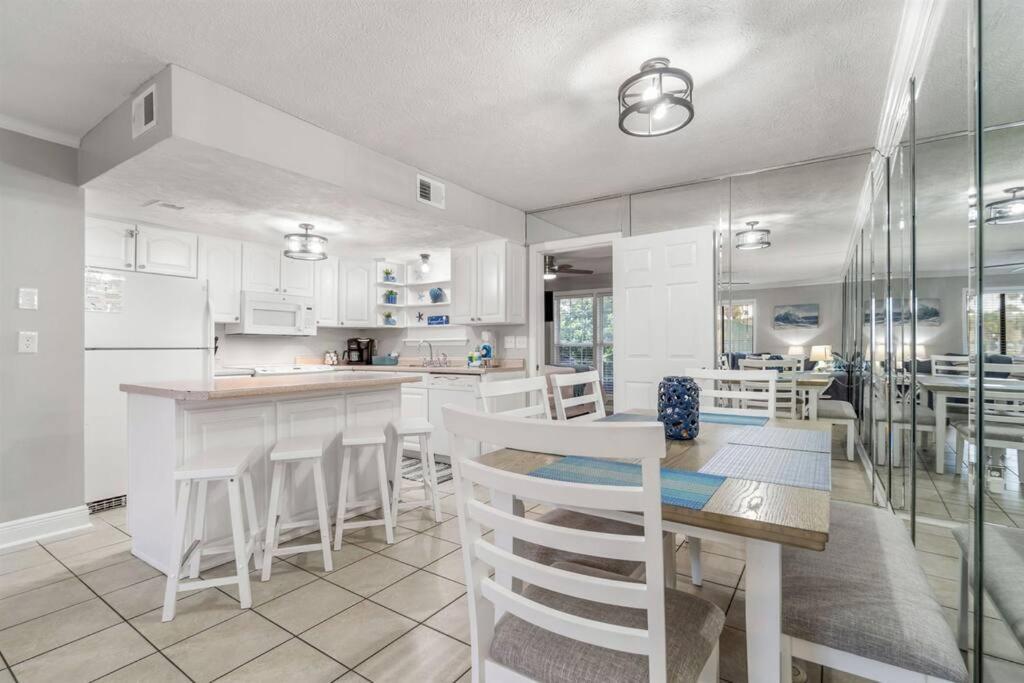 Beach, Pools, Tennis, Gulf Highlands